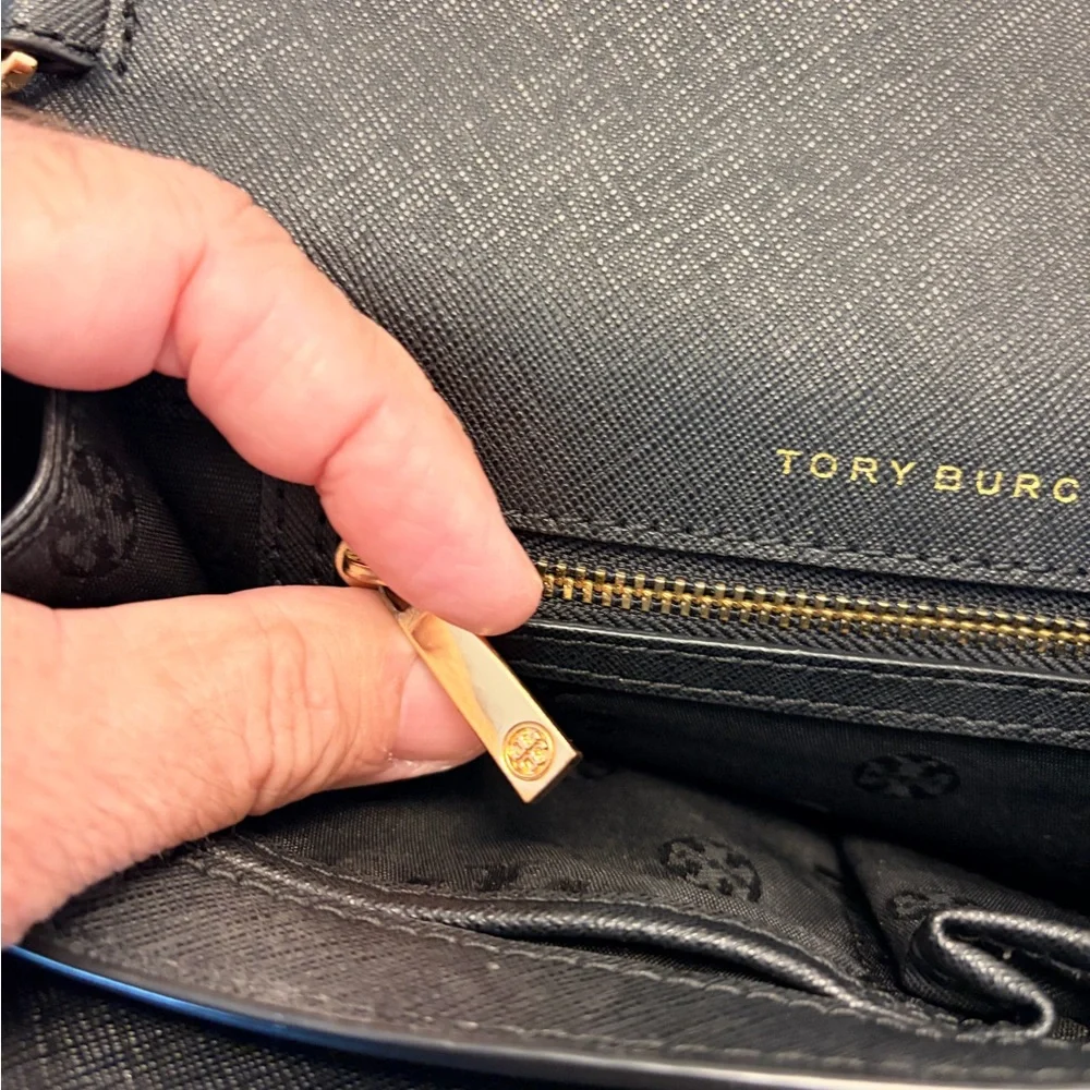 Tory Burch Emerson Black Saffiano Leather Bag with Gold Chain Strap - Picture 8 of 12